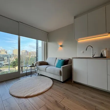 アパート Zeenest - Stijlvolle Met Terras Nabij De Zee ミデルケルケ